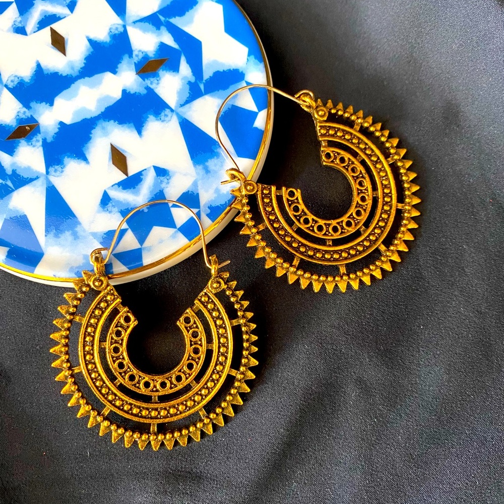Bohemian Style Fashion Earrings Gold Tone New